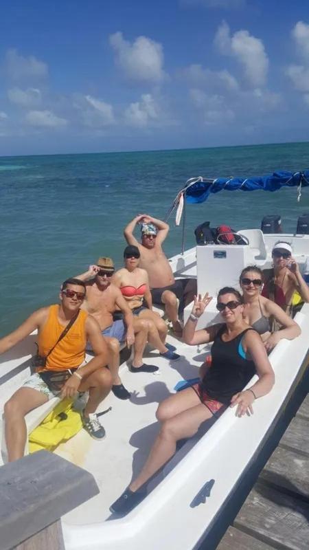 Tropical Paradise Express Caye Caulker Buitenkant foto
