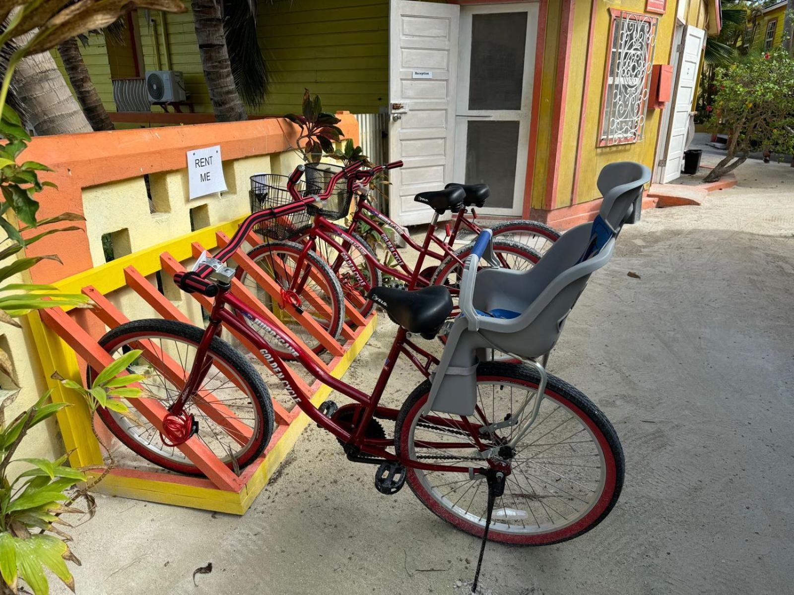 Tropical Paradise Express Caye Caulker Buitenkant foto